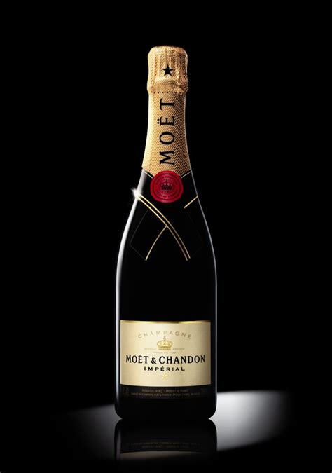 moet and chandon champagne history.